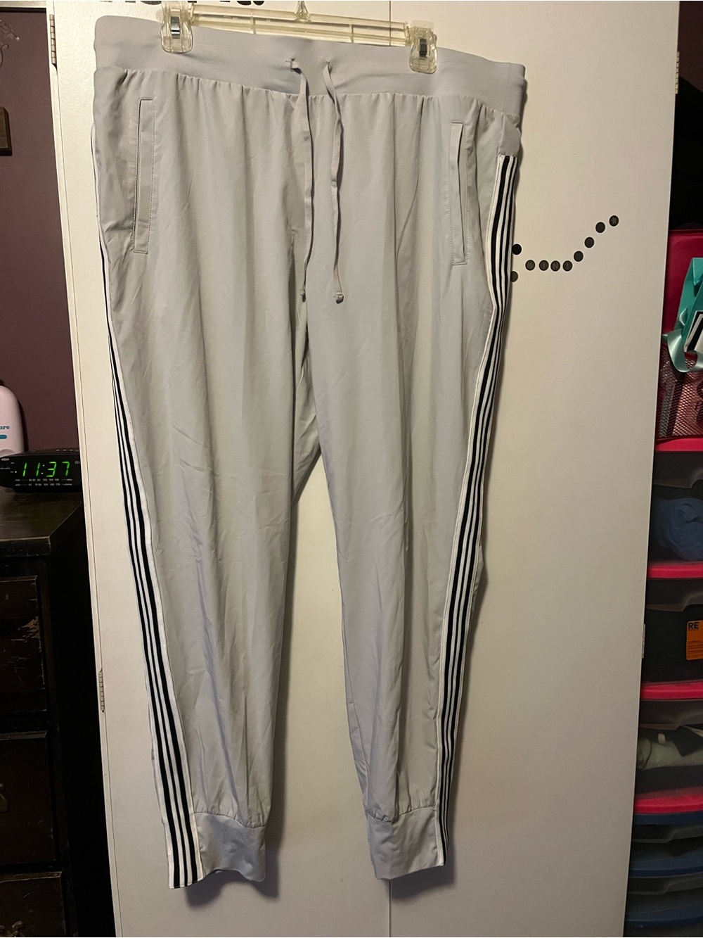 Light gray women’s avia track pant joggers size xl